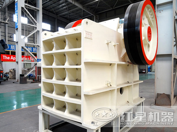 復擺型細碎顎式破碎機