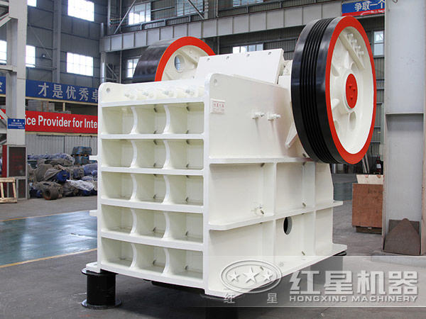 72顎式破碎機側面圖