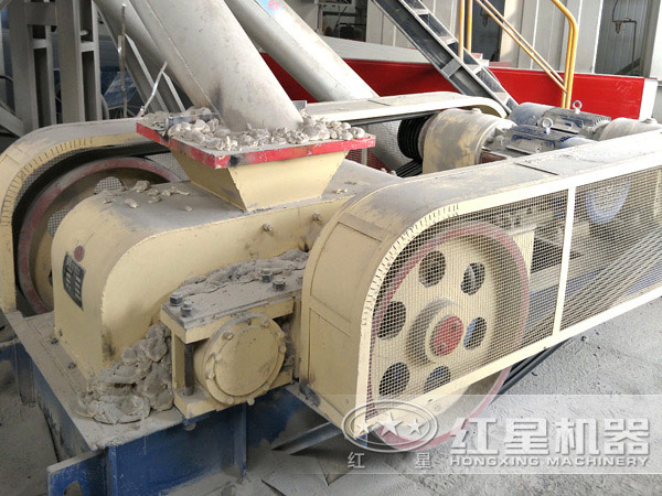 對輥破碎機現場圖 對輥破碎機現場圖