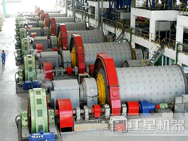 節能環保球磨機生產現場實拍