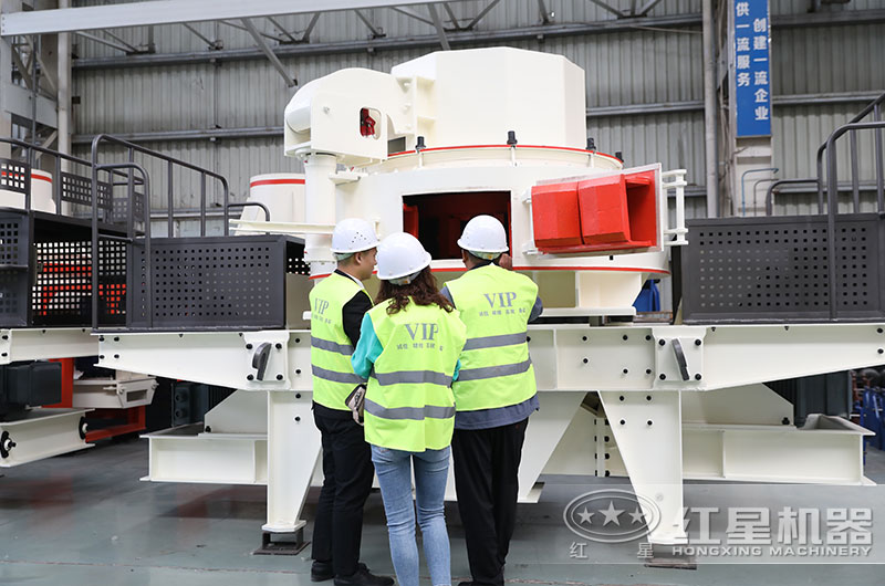 客戶來廠考察05石子加工設備 客戶來廠考察05石子加工設備