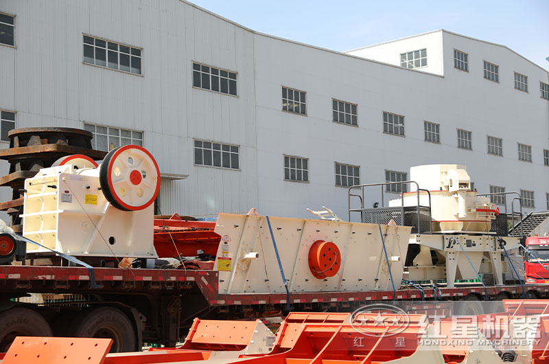 912機砂石料生產線設備發貨現場