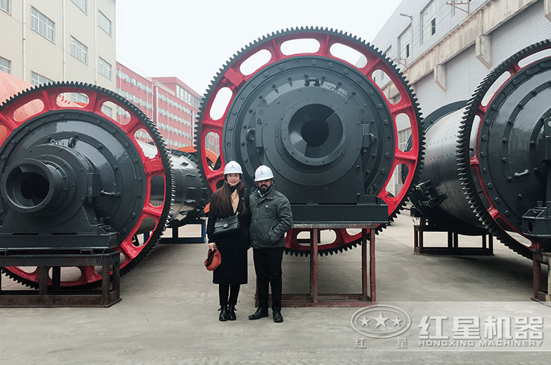 客戶來廠考察球磨機(jī)設(shè)備 客戶來廠考察球磨機(jī)設(shè)備