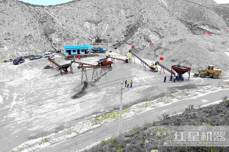 水泥塊破碎加工現場實拍