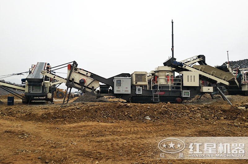 河南一碎石場(chǎng)使用移動(dòng)破碎機(jī)加工現(xiàn)場(chǎng) 河南一碎石場(chǎng)使用移動(dòng)破碎機(jī)加工現(xiàn)場(chǎng)