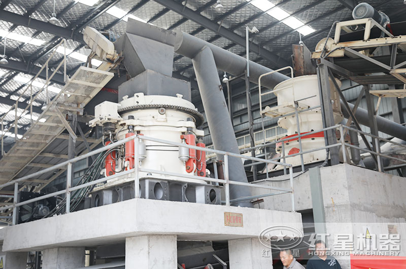 花崗巖破碎加工現場 花崗巖破碎加工現場