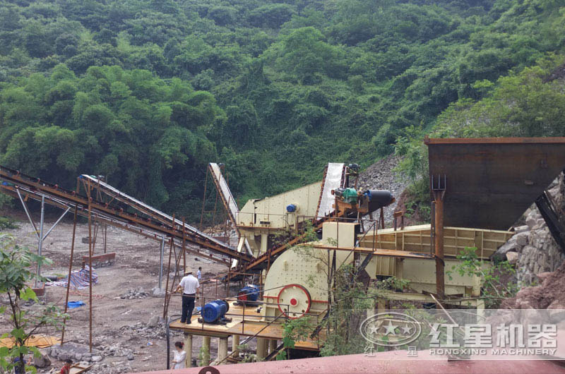 一次成型碎石生產線現場 一次成型碎石生產線現場