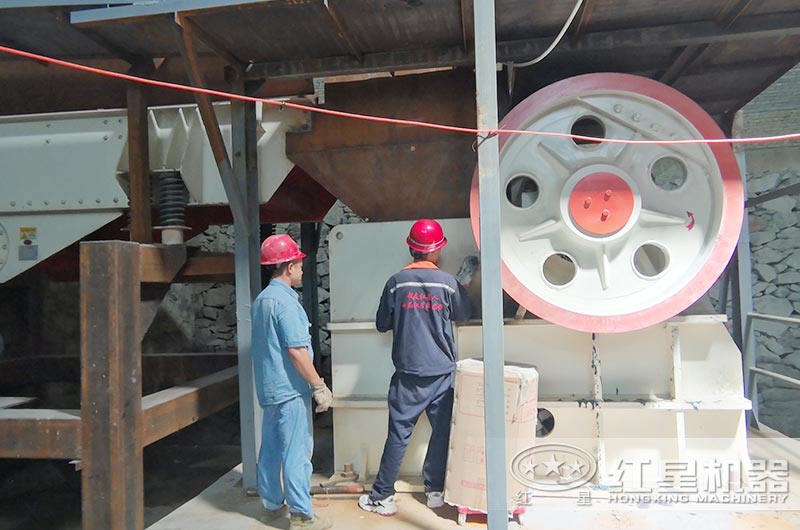 石灰石破碎加工客戶現(xiàn)場實(shí)拍