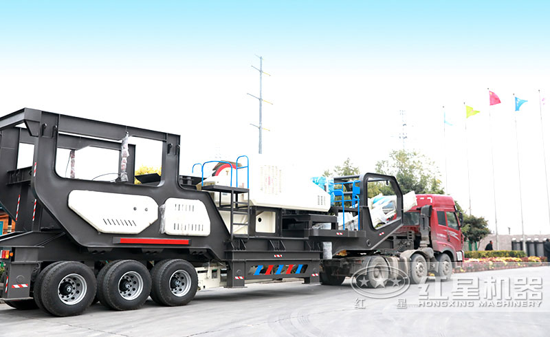 日產(chǎn)1000噸車載式流動(dòng)碎石機(jī)發(fā)貨