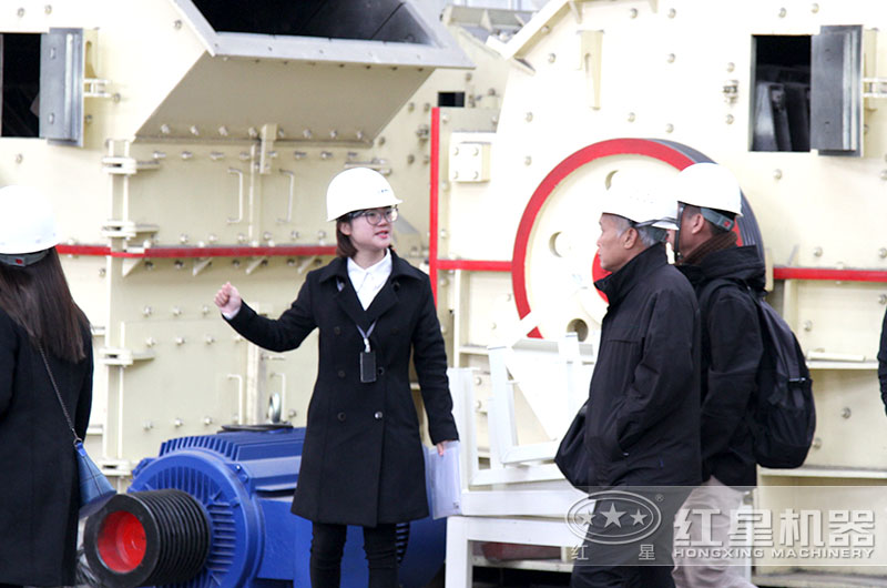 用戶來訪參觀設備生產車間