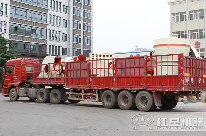 日產120噸雷蒙磨粉機發貨現場