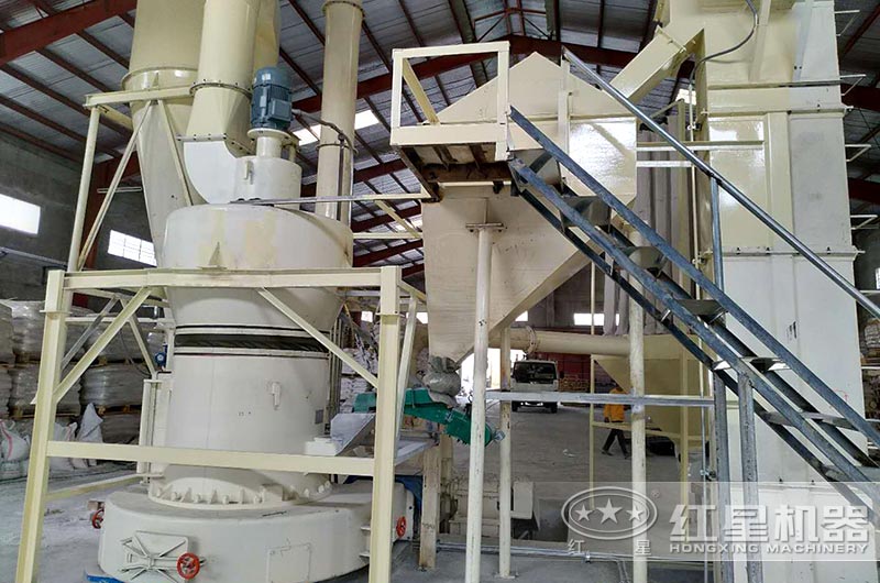 菲律賓客戶現場雷蒙磨粉機近景圖