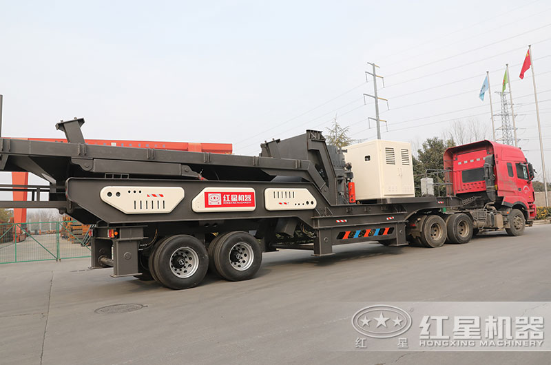 汽車移動磕石機發貨現場