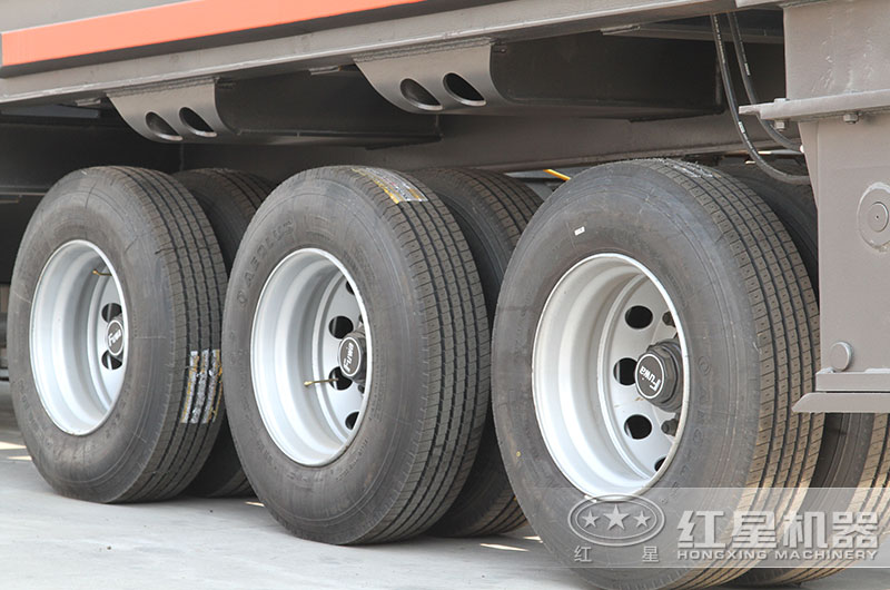 汽車移動磕石機底部