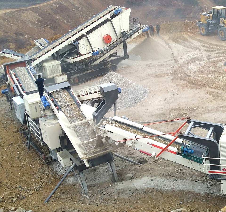 山東煙臺履帶式移動破碎站客戶現場