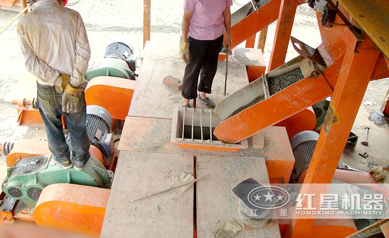 山西客戶對輥式碎煤機作業現場