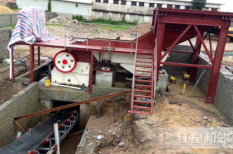 海南客戶時產1000石灰石破碎現場