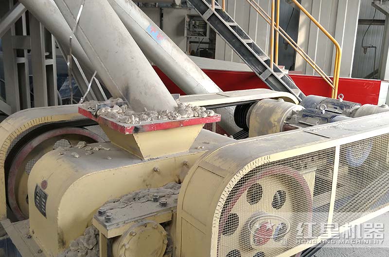 對輥式粉碎機作業現場圖