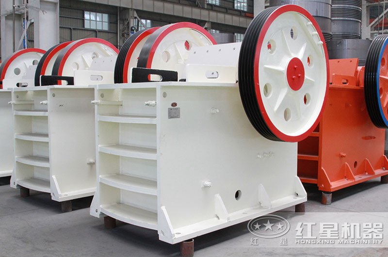 初次破碎設(shè)備——鄂式破碎機(jī)