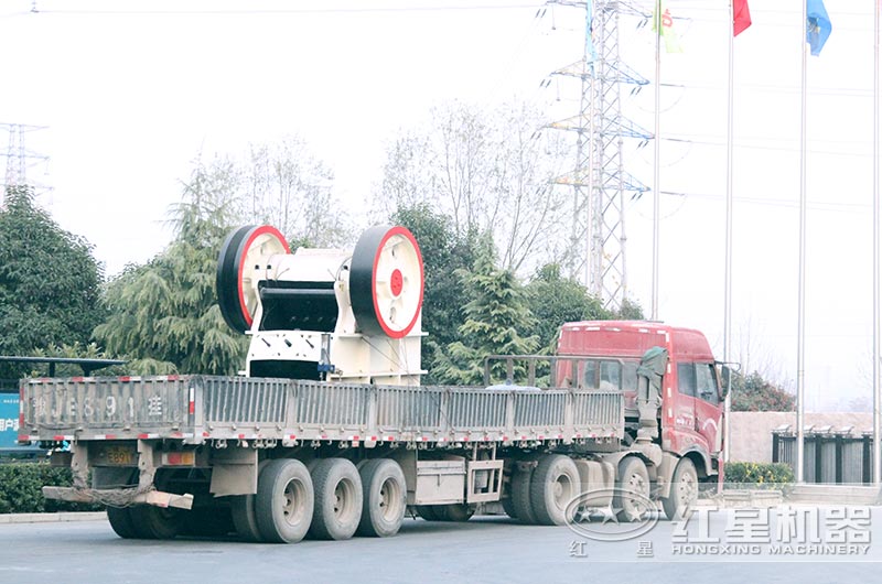 PE-900×1200顎式破碎機發貨現場 PE-900×1200顎式破碎機發貨現場