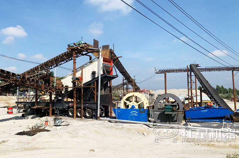 河南三門峽鵝卵石移動式碎石機生產現場 河南三門峽鵝卵石移動式碎石機生產現場