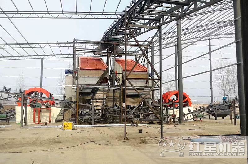 兩臺洗沙機準備進行初次投產使用 兩臺洗沙機準備進行初次投產使用