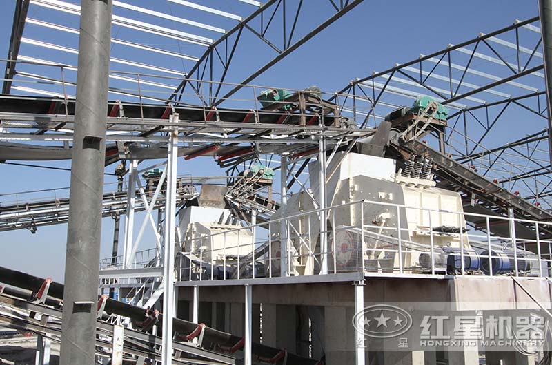 質量較佳的大型石頭破碎機生產效率高、價格略貴 質量較佳的大型石頭破碎機生產效率高、價格略貴