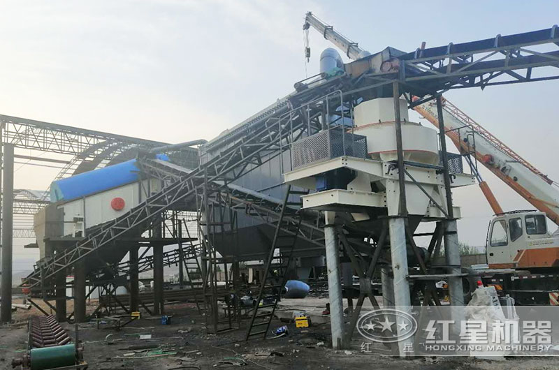 時產50-100噸小型制砂機作業現場（配備環保措施）
