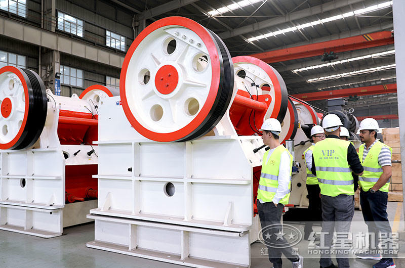 印度客戶到廠參觀顎式破碎機