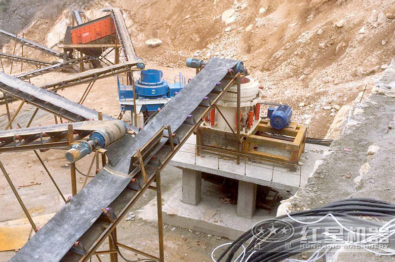 時產200噸石料生產現場 時產200噸石料生產現場