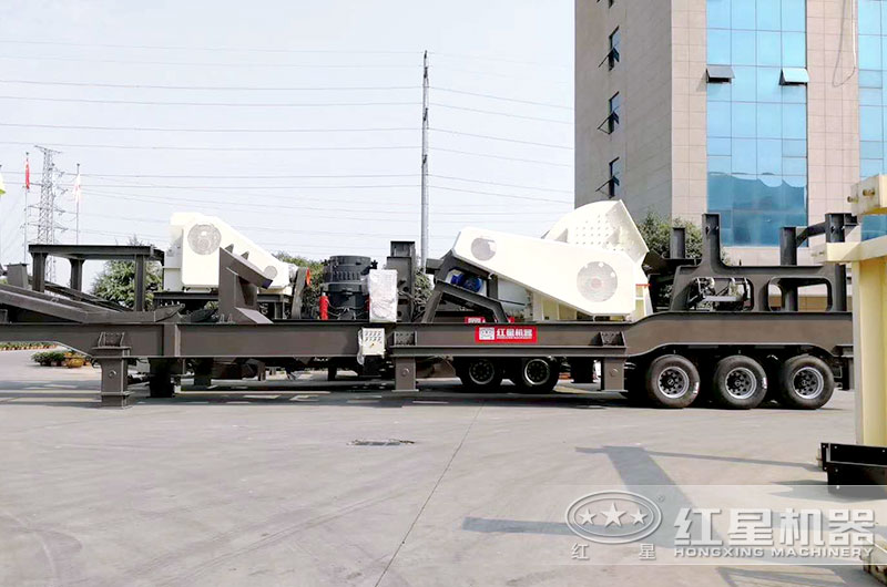 柴油動力移動破碎機廠區(qū)實拍大圖