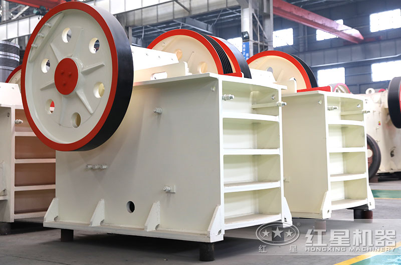 小型顎式碎石機車間實拍圖