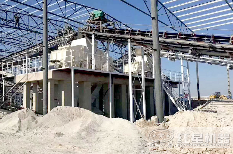 河北大型砂石廠內，1210反擊破運行中