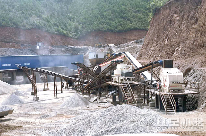 碎石生產(chǎn)現(xiàn)場,反擊破+沖擊式破碎機(jī) 碎石生產(chǎn)現(xiàn)場,反擊破+沖擊式破碎機(jī)