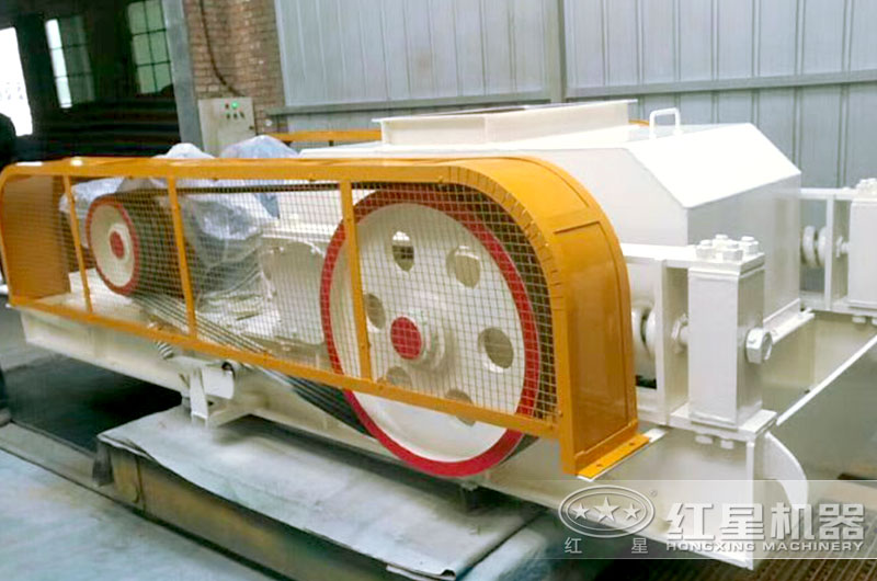 對輥式破碎機(有現(xiàn)貨) 對輥式破碎機(有現(xiàn)貨)