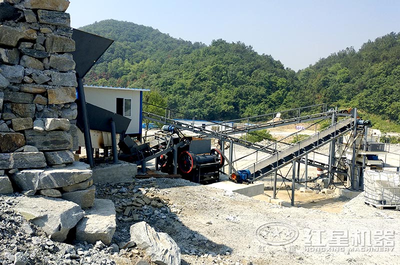 湖北廣水機制砂生產(chǎn)線一角，近距離觀看細鄂破機