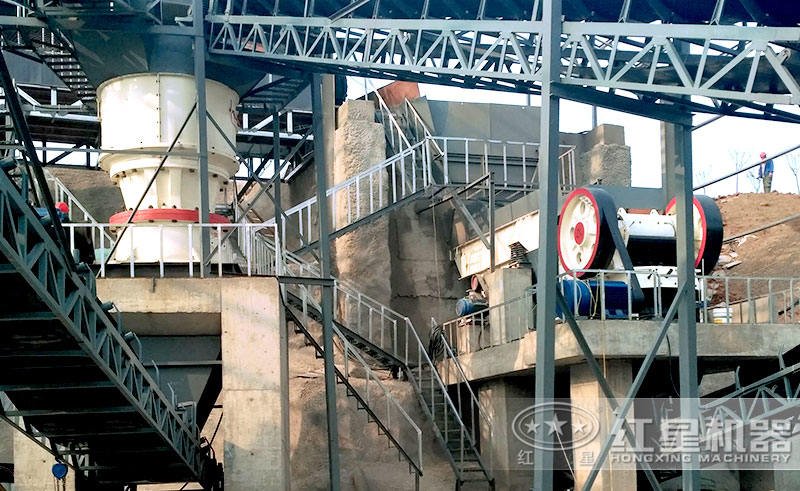 山石破碎生產(chǎn)線現(xiàn)場 山石破碎生產(chǎn)線現(xiàn)場