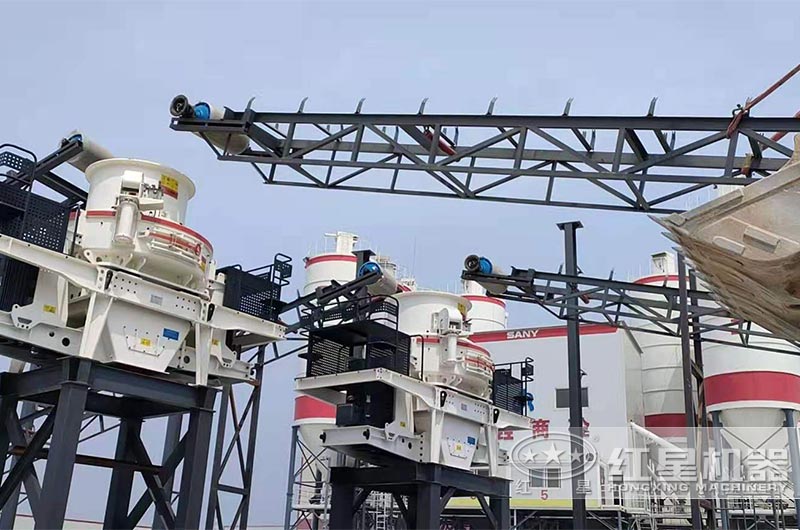 4臺制砂機聯合作業 4臺制砂機聯合作業