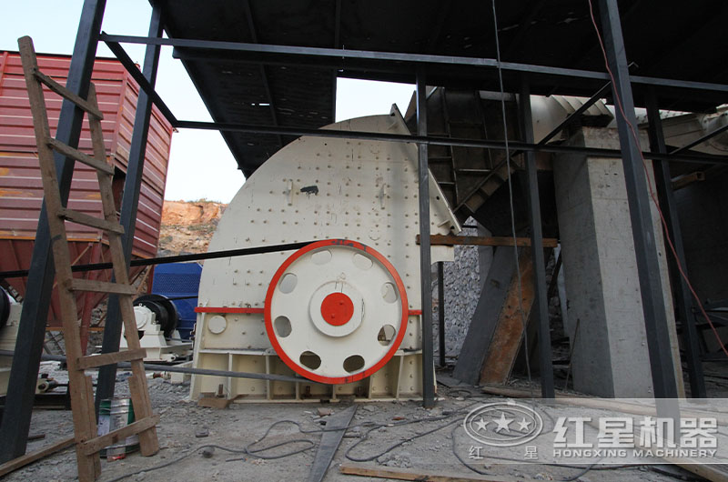 簡易錘破制砂現場